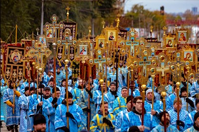 Крестный ход в день Казанской иконы Божией Матери