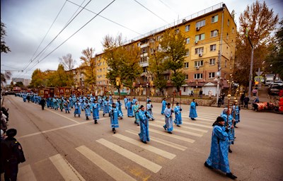 Крестный ход в день Казанской иконы Божией Матери
