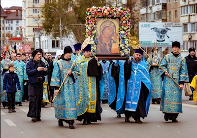 Крестный ход в день Казанской иконы Божией Матери