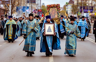 Крестный ход в день Казанской иконы Божией Матери