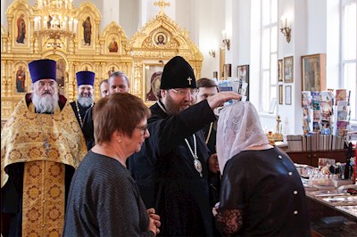 Митрополит Игнатий совершил поездку по храмам Всехсвятского благочиния