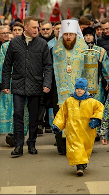 Крестный ход в день Казанской иконы Божией Матери