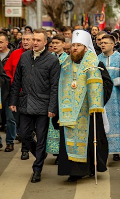 Крестный ход в день Казанской иконы Божией Матери