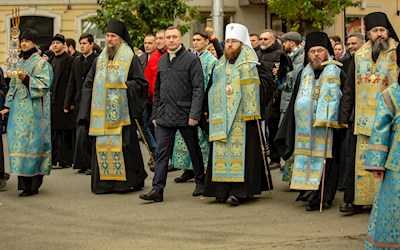 Крестный ход в день Казанской иконы Божией Матери