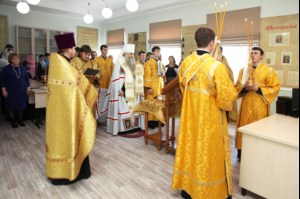 Митрополит Лонгин посетил Свято-Покровскую гимназию Саратова