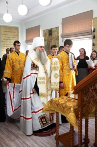 Митрополит Лонгин посетил Свято-Покровскую гимназию Саратова