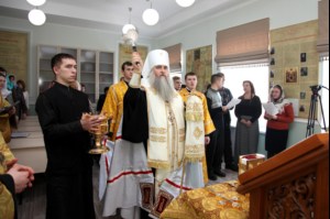 Митрополит Лонгин посетил Свято-Покровскую гимназию Саратова