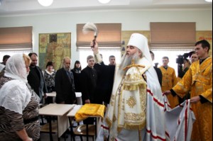 Митрополит Лонгин посетил Свято-Покровскую гимназию Саратова