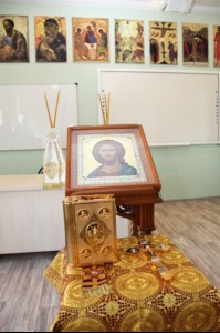 Митрополит Лонгин посетил Свято-Покровскую гимназию Саратова
