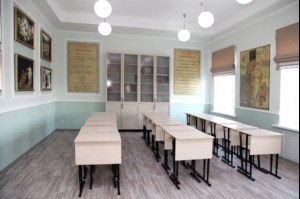 Митрополит Лонгин посетил Свято-Покровскую гимназию Саратова