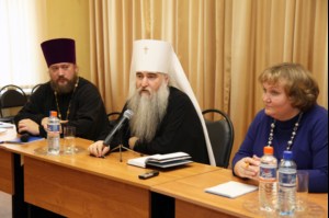 Митрополит Лонгин посетил Свято-Покровскую гимназию Саратова