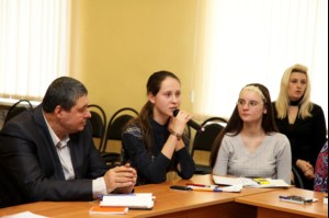Митрополит Лонгин посетил Свято-Покровскую гимназию Саратова