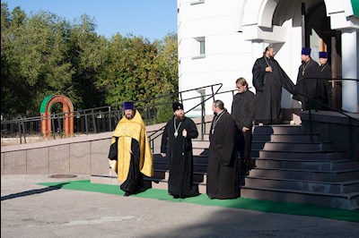 Митрополит Игнатий совершил поездку по храмам Всехсвятского благочиния