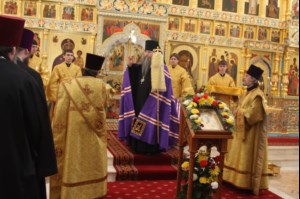 Божественная литургия в Свято-Алексиевском женском монастыре Саратова