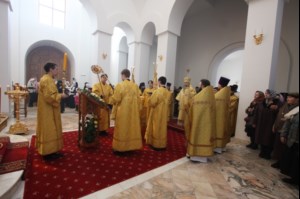 Божественная литургия в Свято-Алексиевском женском монастыре Саратова