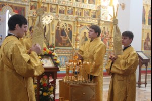 Божественная литургия в Свято-Алексиевском женском монастыре Саратова