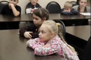 Ребята из «Патриота» познакомились с мастером саратовской глиняной игрушки