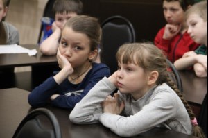 Ребята из «Патриота» познакомились с мастером саратовской глиняной игрушки