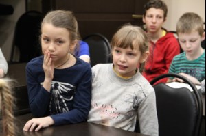 Ребята из «Патриота» познакомились с мастером саратовской глиняной игрушки