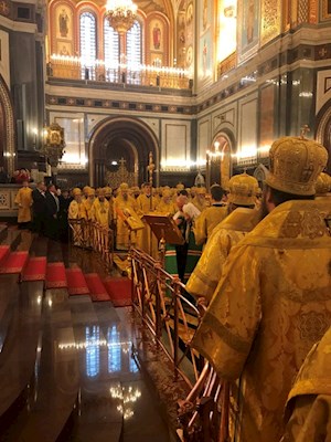 Божественная литургия в Храме Христа Спасителя