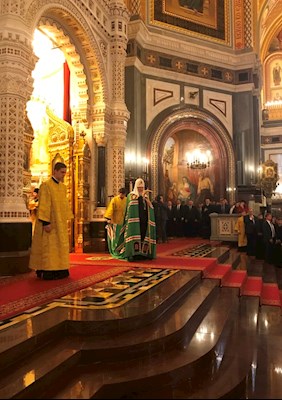 Божественная литургия в Храме Христа Спасителя