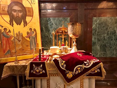 Божественная литургия в Храме Христа Спасителя