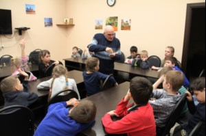 Ребята из «Патриота» познакомились с мастером саратовской глиняной игрушки