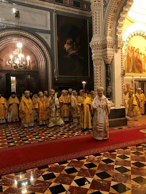 Божественная литургия в Храме Христа Спасителя