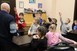 Ребята из «Патриота» познакомились с мастером саратовской глиняной игрушки