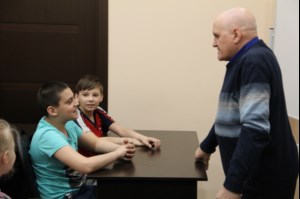 Ребята из «Патриота» познакомились с мастером саратовской глиняной игрушки