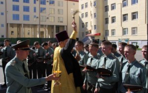 Священник совершил молебен по случаю выпуска в Саратовском институте войск национальной гвардии