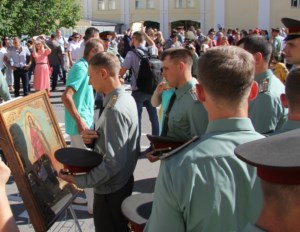 Священник совершил молебен по случаю выпуска в Саратовском институте войск национальной гвардии