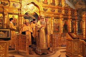 Всенощное бдение в Свято-Троицком соборе Саратова