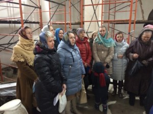 В строящемся храме в честь иконы Божией Матери «Всех скорбящих Радость» совершен праздничный молебен