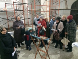 В строящемся храме в честь иконы Божией Матери «Всех скорбящих Радость» совершен праздничный молебен