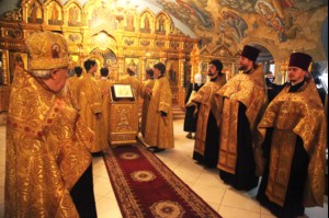 Всенощное бдение в Свято-Троицком соборе Саратова