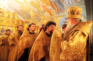 Всенощное бдение в Свято-Троицком соборе Саратова