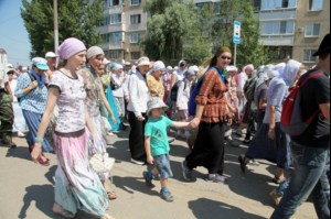 Начало крестного хода в Вавилов Дол