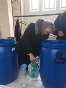 Более 200 человек — будущих прихожан строящегося храма — собрались вместе встретить праздник Крещения