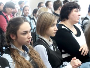 Архиерейский мужской хор выступил в Свято-Покровской гимназии Саратова