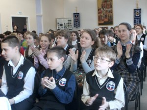 Архиерейский мужской хор выступил в Свято-Покровской гимназии Саратова