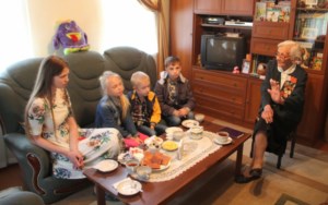 Участники Открытого кубка по кикбоксингу клуба «Патриот» познакомились с ветеранами Великой Отечественной войны