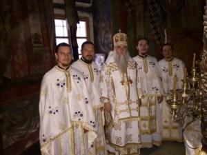 Божественная литургия в Афонском болгарском монастыре Зограф