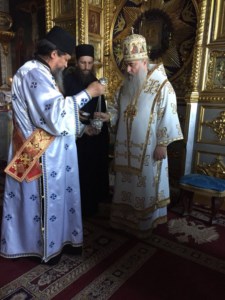 Митрополит Лонгин совершил Литургию в русском на Афоне Пантелеимоновом монастыре