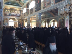 Митрополит Лонгин совершил Литургию в русском на Афоне Пантелеимоновом монастыре