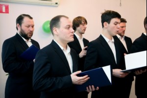 Архиерейский хор выступил в Центре социальной помощи семье и детям