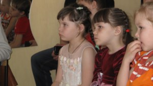 Свято-Троицкий собор Вольска устроил праздник для пациентов городского реабилитационного центра