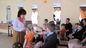 Свято-Троицкий собор Вольска устроил праздник для пациентов городского реабилитационного центра