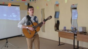 Свято-Троицкий собор Вольска устроил праздник для пациентов городского реабилитационного центра