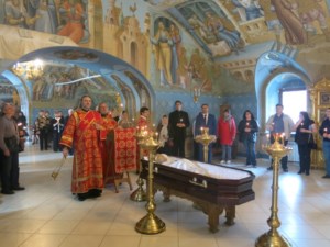 В Троицком соборе Саратова совершено отпевание Л.И. Шугома